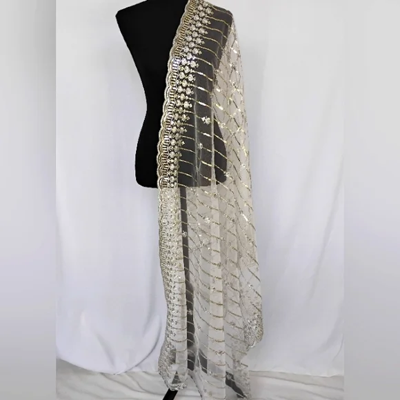 White net silver sequence dupatta/ veil/ scarf/ with cut work border - Picture 2 of 2